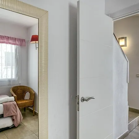 Villa Casa Con Vistas Al Mar Y Piscinas 7 *