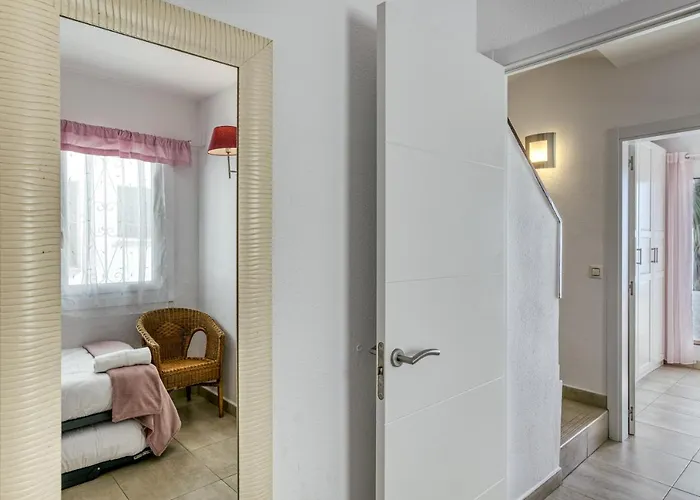 Villa Casa Con Vistas Al Mar Y Piscinas 7 *